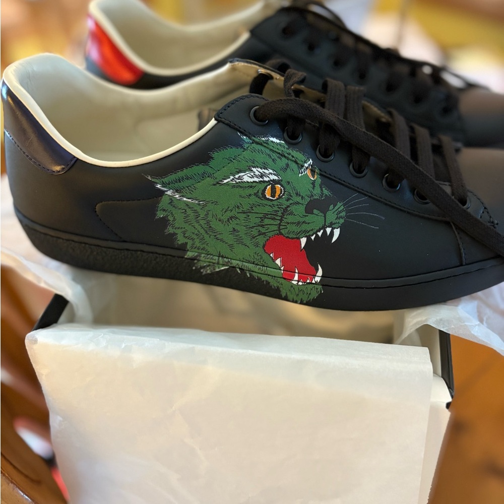 Gucci Black Sneakers with Green Panther Motif